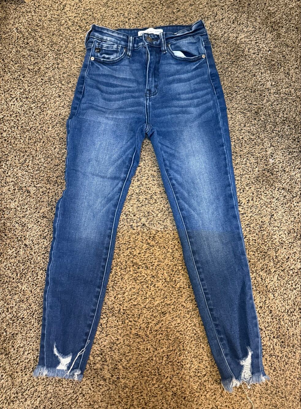 KanCan Women’s Size 25 Distressed High Rise Crop Jeans